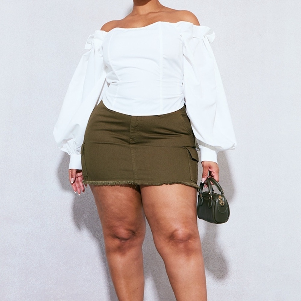 💕PRETTY LITTLE THING💕 PLUS WHITE RUCHED SLEEVE BARDOT CORSET TOP